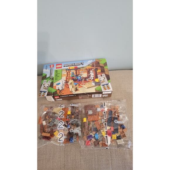 LEGO Minecraft The Trading Post 21167 (201 pcs) Set – Sealed Bags, Open Box,... - Picture 8 of 9